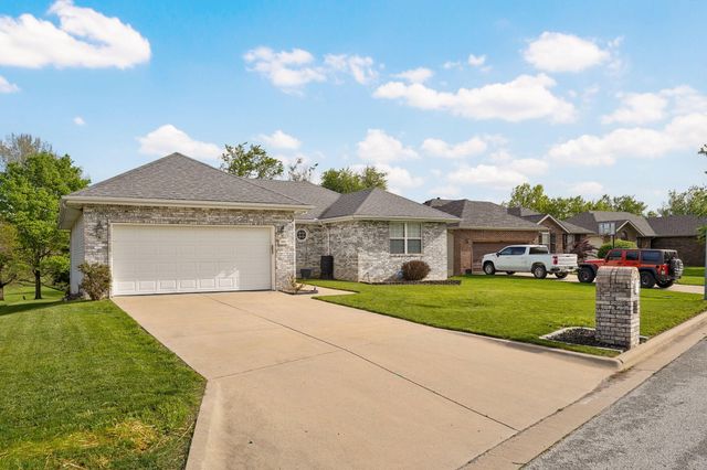 991 W Bates Drive, Nixa, MO 65714