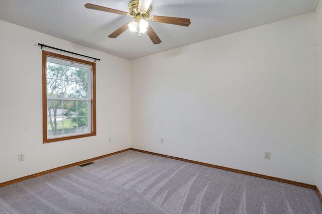 991 W Bates Drive, Nixa, MO 65714
