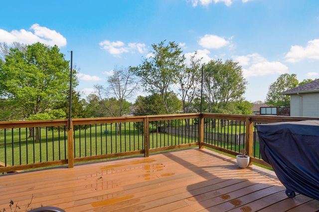 991 W Bates Drive, Nixa, MO 65714