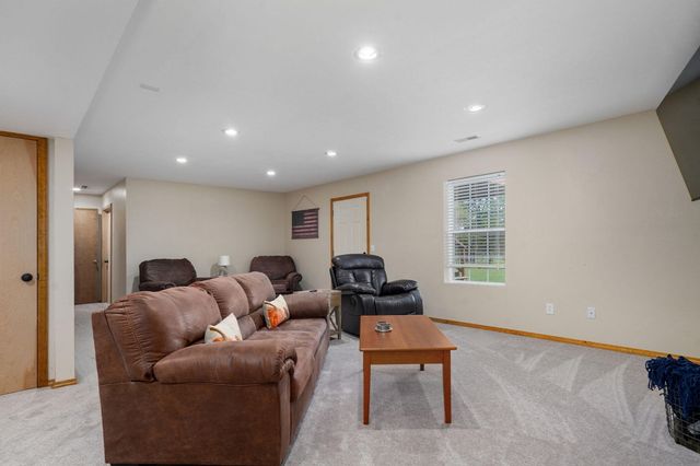 991 W Bates Drive, Nixa, MO 65714