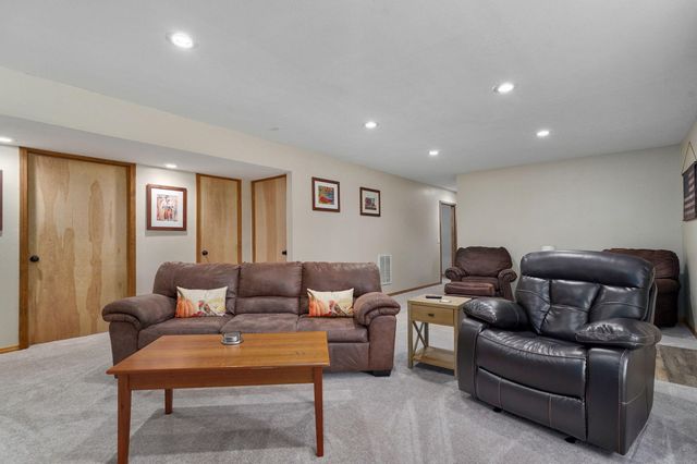 991 W Bates Drive, Nixa, MO 65714