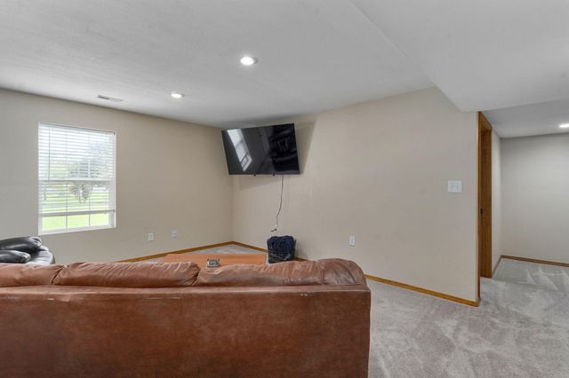 991 W Bates Drive, Nixa, MO 65714