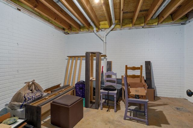 991 W Bates Drive, Nixa, MO 65714