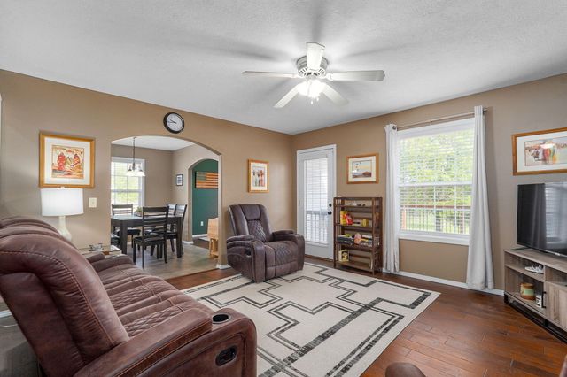 991 W Bates Drive, Nixa, MO 65714