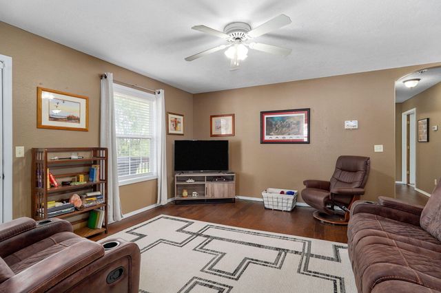 991 W Bates Drive, Nixa, MO 65714