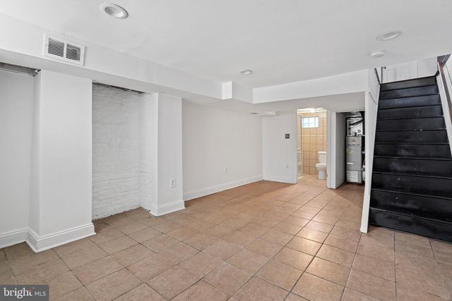 1011 HOLLINS ST, Baltimore, MD 21223
