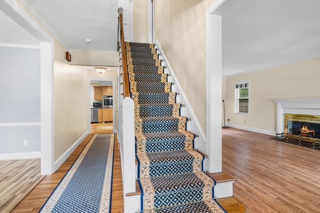 112 Newton Ave N, Worcester, MA 01609