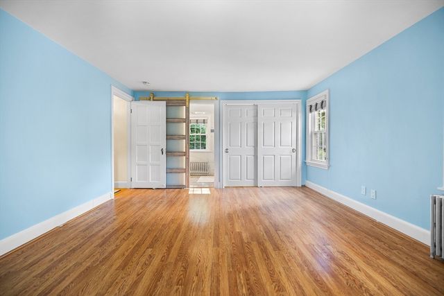 112 Newton Ave N, Worcester, MA 01609