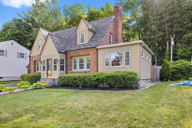 112 Newton Ave N, Worcester, MA 01609