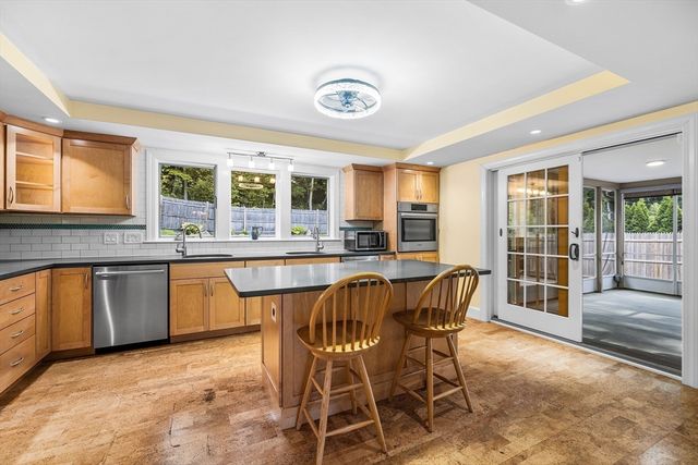 112 Newton Ave N, Worcester, MA 01609