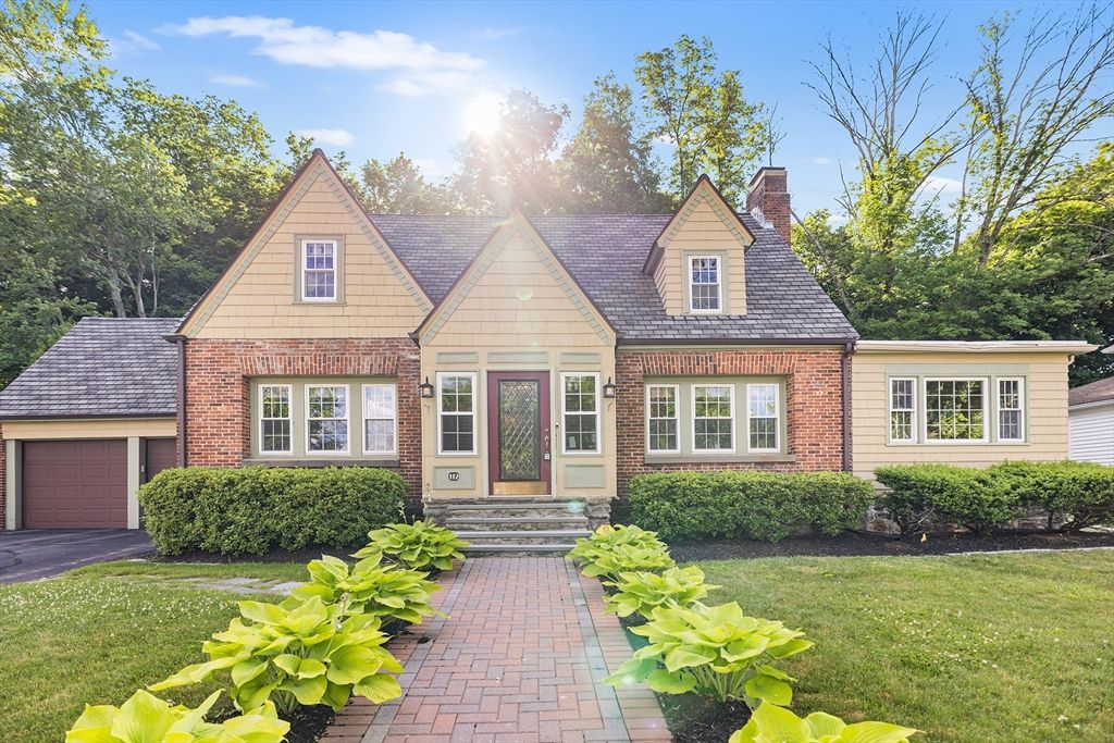 112 Newton Ave N, Worcester, MA 01609