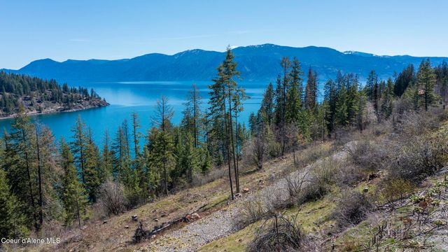 577 Midas Dr, Sagle, ID 83860 property photo