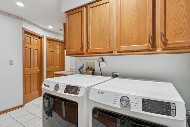 2233 Cedar Park Court SE, Rochester, MN 55904