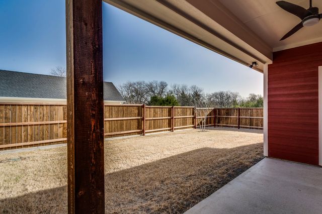 320 Woodside Trail, Waxahachie, TX 75165