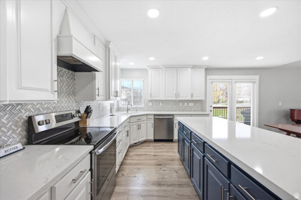 Image 8 of property listing at 1854 W 75 S, Kaysville, UT 84037