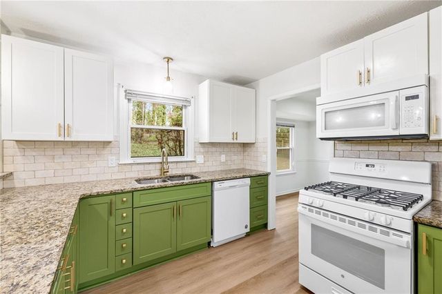 1264 Seven Springs Circle, Marietta, GA 30068