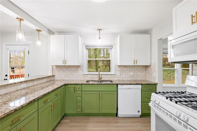 1264 Seven Springs Circle, Marietta, GA 30068