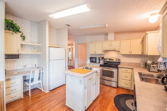 34811 BARGER COURT, Leesburg, FL 34788