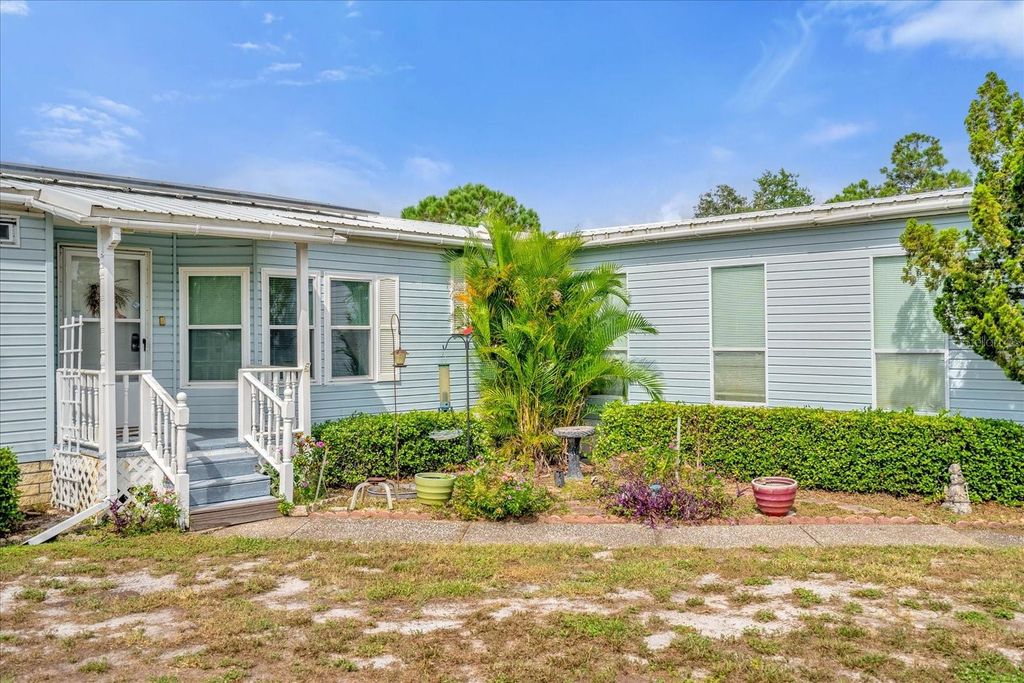 Image 2 of property listing at 34811 BARGER COURT, Leesburg, FL 34788