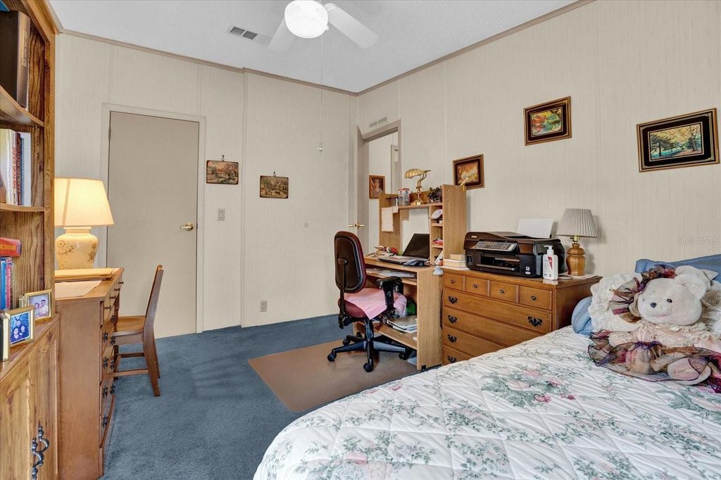 Image 16 of property listing at 34811 BARGER COURT, Leesburg, FL 34788