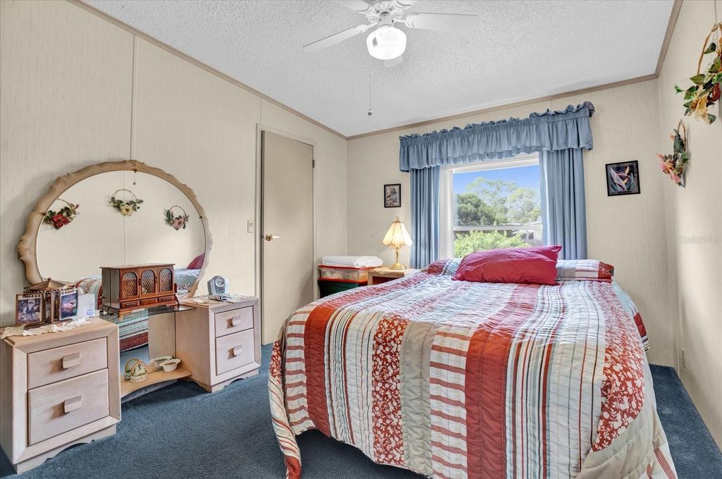 Image 17 of property listing at 34811 BARGER COURT, Leesburg, FL 34788