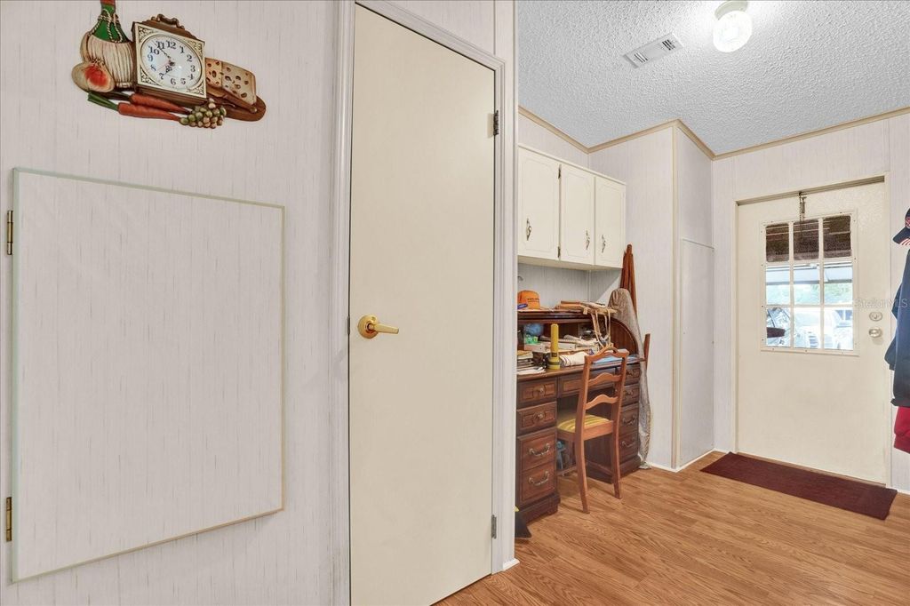 Image 3 of property listing at 34811 BARGER COURT, Leesburg, FL 34788