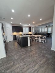 7926 Torreys Peak Street, Las Vegas, NV 89166