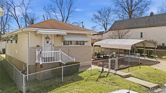 816 Regina Avenue, St Louis, MO 63125