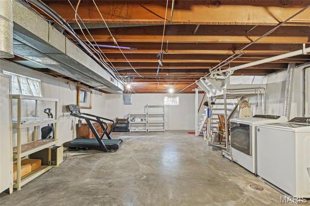 816 Regina Avenue, St Louis, MO 63125