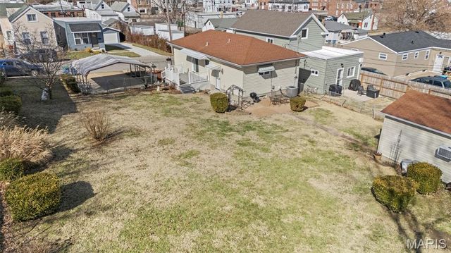 816 Regina Avenue, St Louis, MO 63125