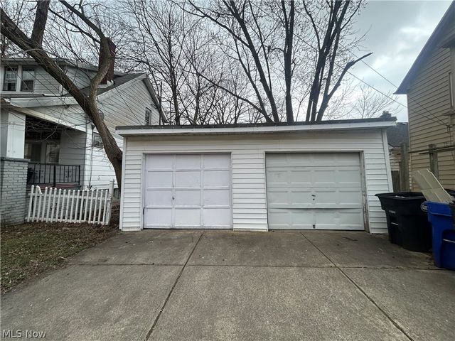 3820 Muriel Avenue, Cleveland, OH 44109