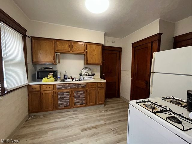 3820 Muriel Avenue, Cleveland, OH 44109