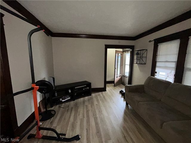 3820 Muriel Avenue, Cleveland, OH 44109