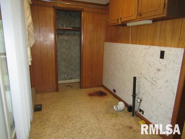 430 W CHURCH Street, Harrisburg, IL 62946