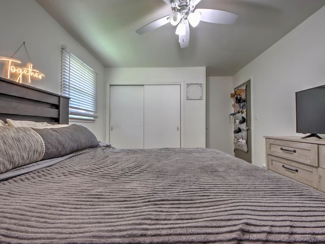 102 W 250 S, La Porte, IN 46350