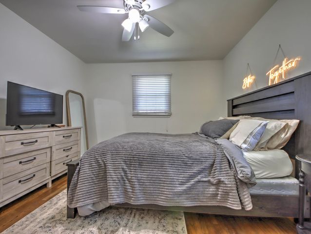 102 W 250 S, La Porte, IN 46350