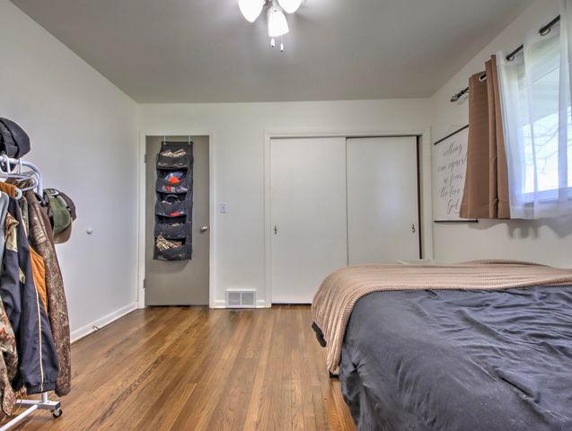 102 W 250 S, La Porte, IN 46350