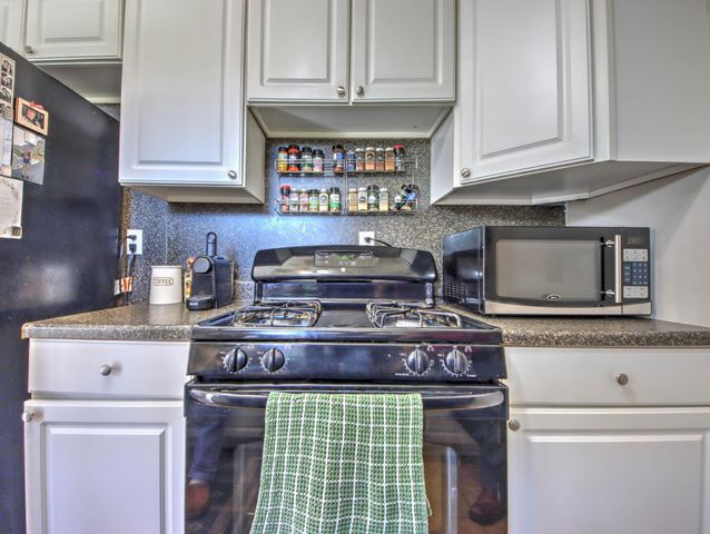 102 W 250 S, La Porte, IN 46350