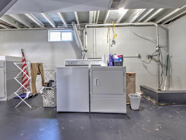 102 W 250 S, La Porte, IN 46350