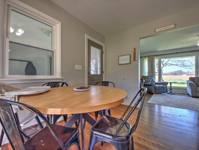 102 W 250 S, La Porte, IN 46350