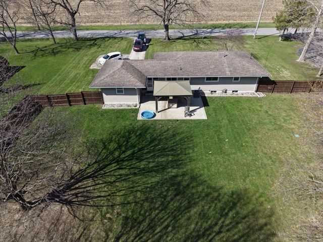 102 W 250 S, La Porte, IN 46350