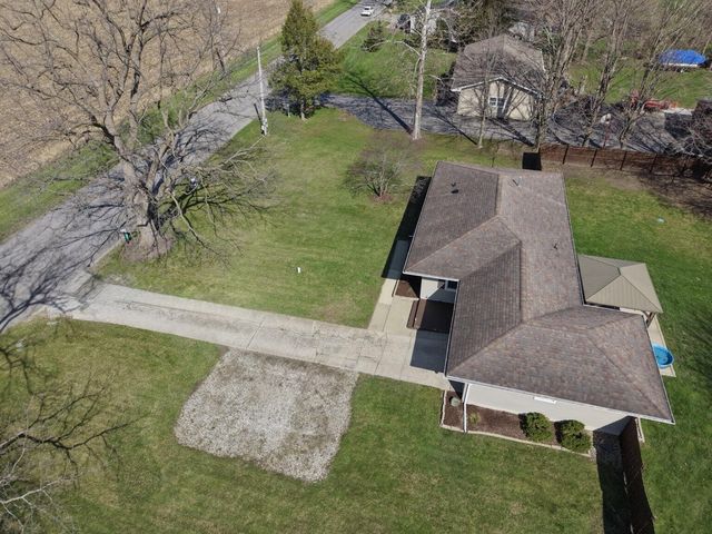 102 W 250 S, La Porte, IN 46350