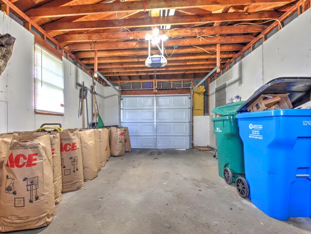 102 W 250 S, La Porte, IN 46350
