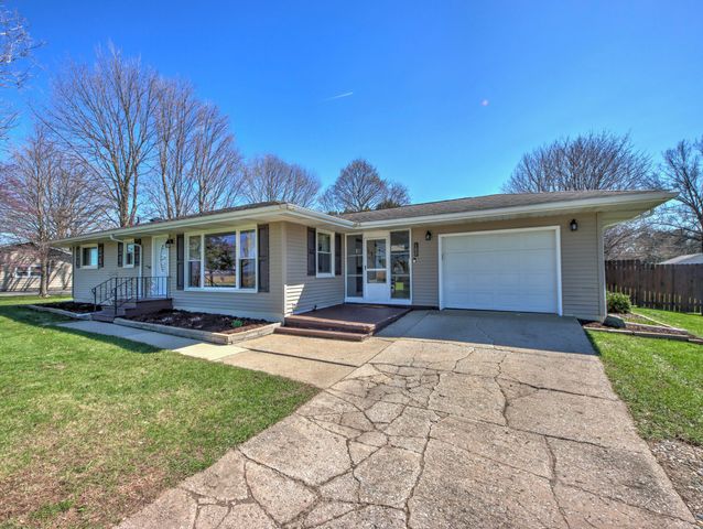 102 W 250 S, La Porte, IN 46350