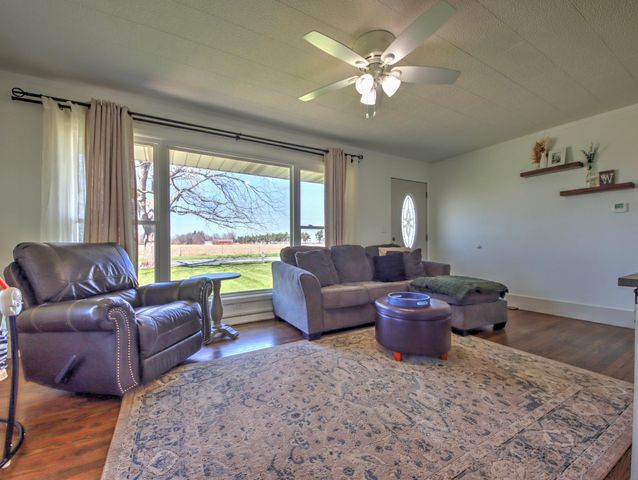 102 W 250 S, La Porte, IN 46350