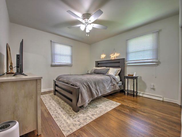102 W 250 S, La Porte, IN 46350