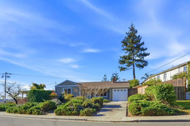 16251 Carolyn St, Castro Valley, CA 94578