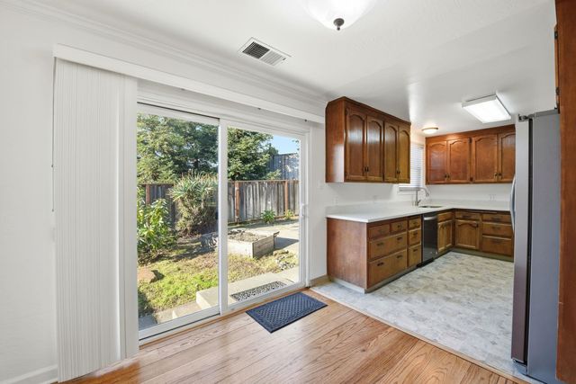 16251 Carolyn St, Castro Valley, CA 94578