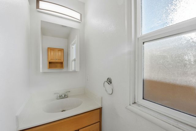 16251 Carolyn St, Castro Valley, CA 94578