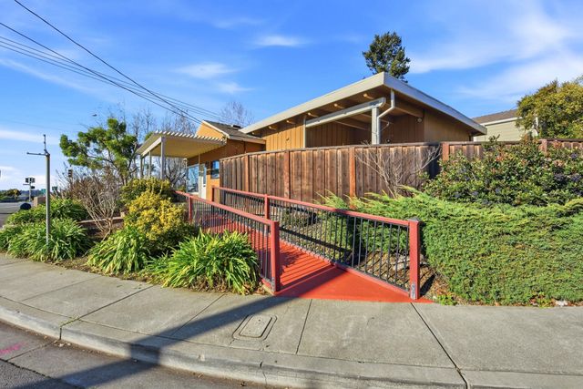 16251 Carolyn St, Castro Valley, CA 94578